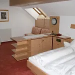 فندق Garni Hainbacherhof 3*