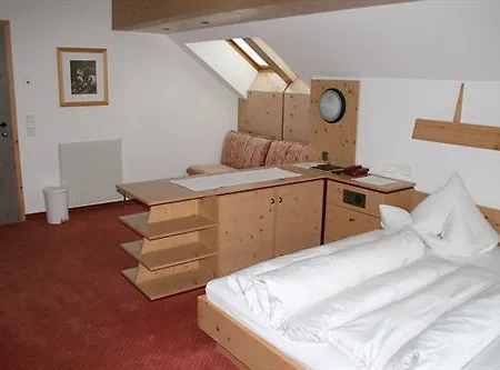מלון Garni Hainbacherhof 3*
