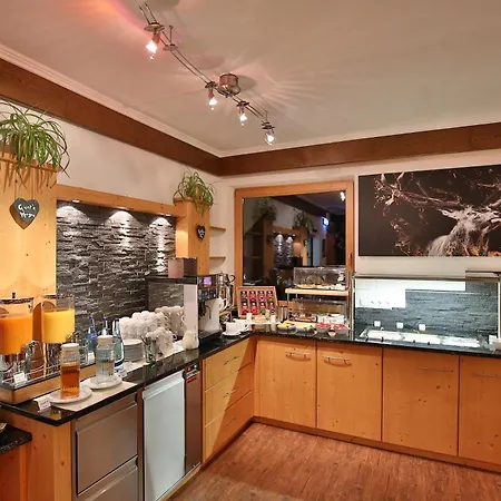 咖尼海因巴奇尔豪富酒店 酒店