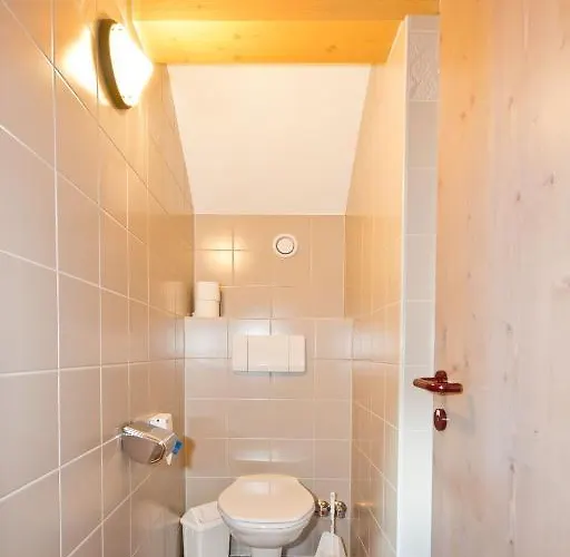 咖尼海因巴奇尔豪富酒店 酒店 3*