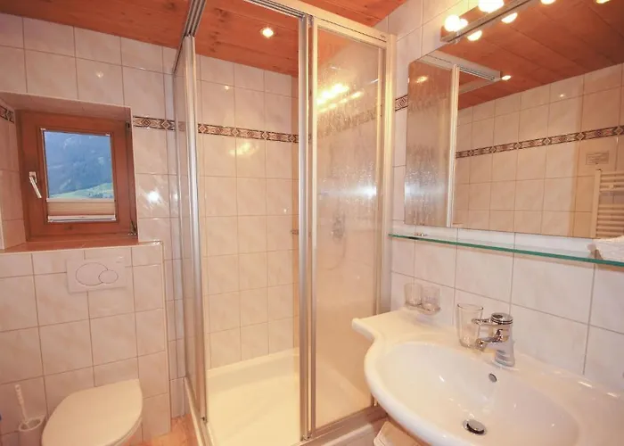 咖尼海因巴奇尔豪富酒店