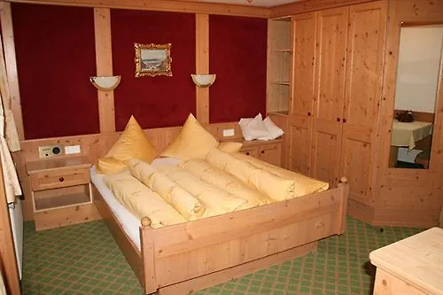 酒店 咖尼海因巴奇尔豪富酒店