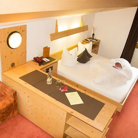 Hotel Garni Hainbacherhof Sölden